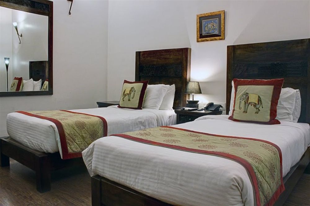 Devraj Niwas Hotel Джайпур Екстериор снимка