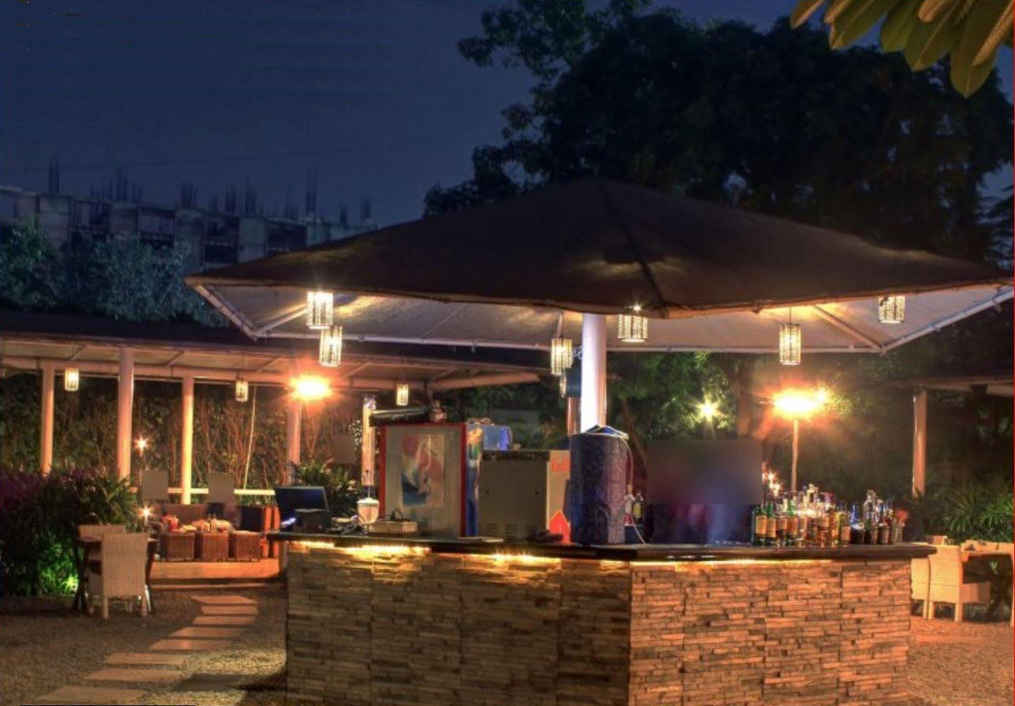 Devraj Niwas Hotel Джайпур Екстериор снимка
