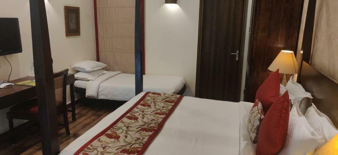 Devraj Niwas Hotel Джайпур Екстериор снимка