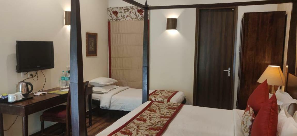 Devraj Niwas Hotel Джайпур Екстериор снимка